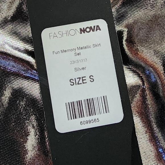Fashion Nova Fun memory metallic skirt set - Picture 3 of 8